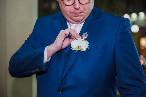 As melhores ideias e inspirações criativas de fotos de casamento do making of do noivo na Paróquia Santo Antônio '