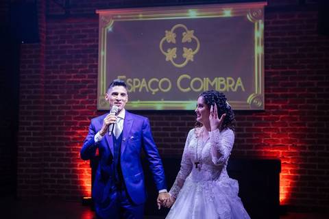 As melhores ideias e inspirações criativas de fotos de casamento dos noivos no Espaço Coimbra'