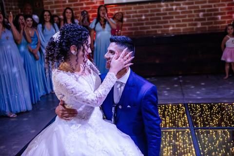 As melhores ideias e inspirações criativas de fotos de casamento dos noivos no Espaço Coimbra'