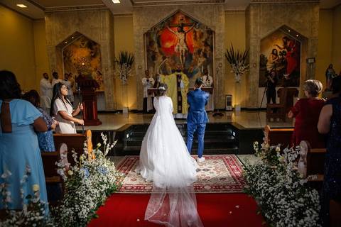 As melhores ideias e inspirações criativas de fotos de casamento da cerimônia na Paróquia Jesus, Maria e José'
