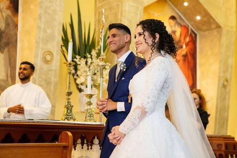 As melhores ideias e inspirações criativas de fotos de casamento da cerimônia na Paróquia Jesus, Maria e José'