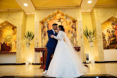 As melhores ideias e inspirações criativas de fotos de casamento da cerimônia na Paróquia Jesus, Maria e José'