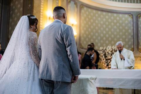 As melhores ideias e inspirações criativas de fotos de casamento na cerimônia na Paróquia Nossa Senhora de Lourdes'