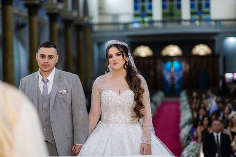 As melhores ideias e inspirações criativas de fotos de casamento na cerimônia na Paróquia Nossa Senhora de Lourdes'