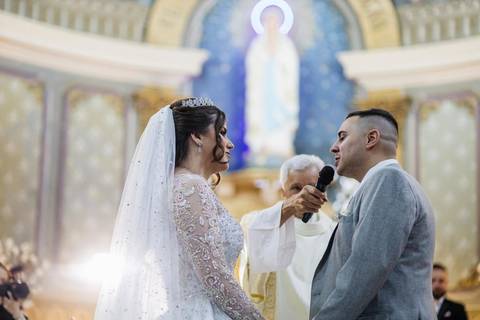 As melhores ideias e inspirações criativas de fotos de casamento na cerimônia na Paróquia Nossa Senhora de Lourdes'