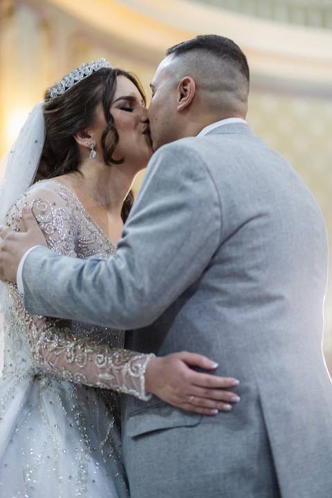 As melhores ideias e inspirações criativas de fotos de casamento na cerimônia na Paróquia Nossa Senhora de Lourdes'