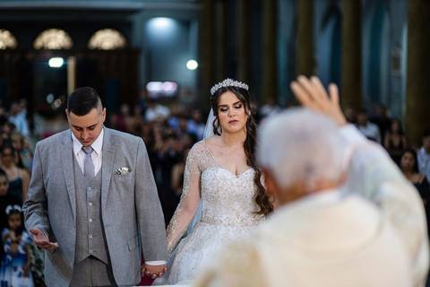 As melhores ideias e inspirações criativas de fotos de casamento na cerimônia na Paróquia Nossa Senhora de Lourdes'