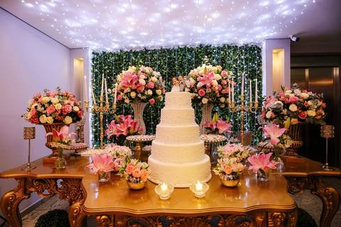 As melhores ideias e inspirações criativas de fotos de casamento do bolo do casal no Buffet Tâmisa '