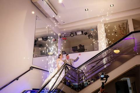 As melhores ideias e inspirações criativas de fotos de casamento do  casal no Buffet Tâmisa '