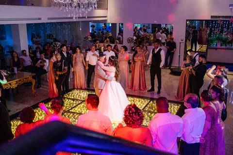 As melhores ideias e inspirações criativas de fotos de casamento do  casal no Buffet Tâmisa '