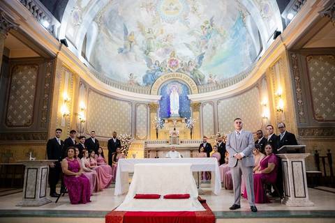 As melhores ideias e inspirações criativas de fotos de casamento na cerimônia na Paróquia Nossa Senhora de Lourdes'