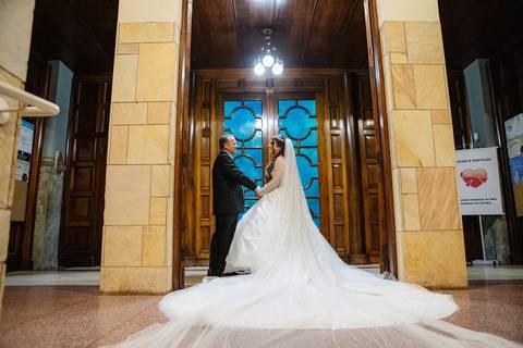 As melhores ideias e inspirações criativas de fotos de casamento na cerimônia na Paróquia Nossa Senhora de Lourdes'