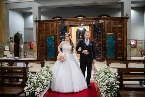 As melhores ideias e inspirações criativas de fotos de casamento na cerimônia na Paróquia Nossa Senhora de Lourdes'