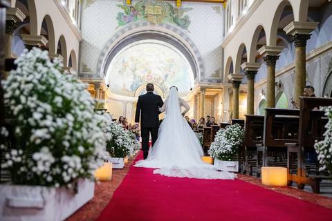 As melhores ideias e inspirações criativas de fotos de casamento na cerimônia na Paróquia Nossa Senhora de Lourdes'