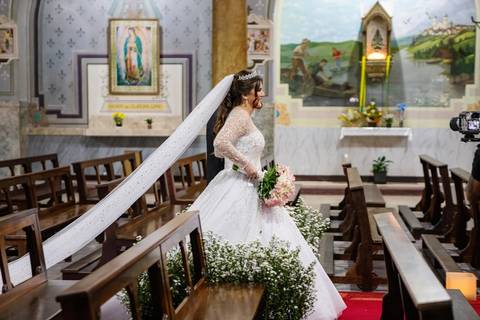 As melhores ideias e inspirações criativas de fotos de casamento na cerimônia na Paróquia Nossa Senhora de Lourdes'