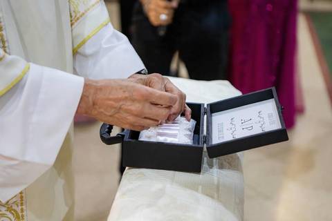 As melhores ideias e inspirações criativas de fotos de casamento na cerimônia na Paróquia Nossa Senhora de Lourdes'