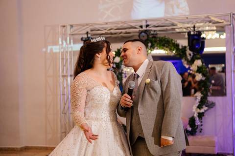 As melhores ideias e inspirações criativas de fotos de casamento do  casal no Buffet Tâmisa '