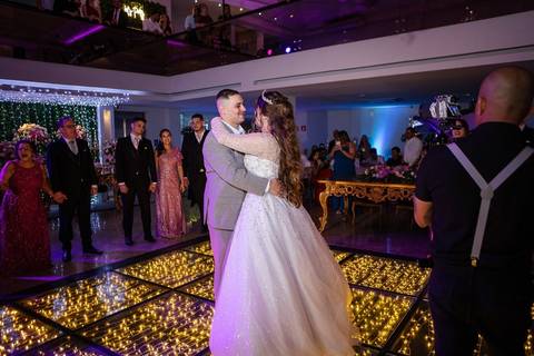 As melhores ideias e inspirações criativas de fotos de casamento do  casal no Buffet Tâmisa '