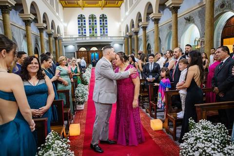 As melhores ideias e inspirações criativas de fotos de casamento na cerimônia na Paróquia Nossa Senhora de Lourdes'
