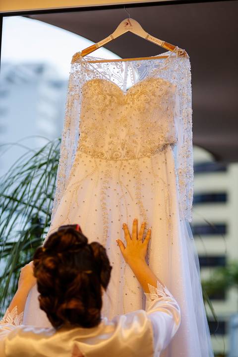 As melhores ideias e inspirações criativas de fotos de casamento do making of da noiva no Salão Beleza Urbana'