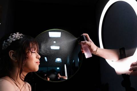 As melhores ideias e inspirações de fotos criativas do making of da debutante no salão Soul Hairs Beleza & Estética '