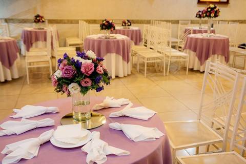 As melhores ideias e inspirações de fotos criativas da decoração da festa de debutante no Buffet Flores'