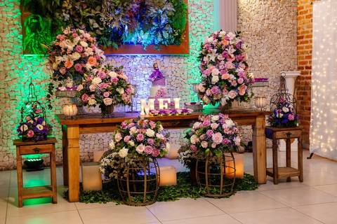 As melhores ideias e inspirações de fotos criativas da decoração da festa de debutante no Buffet Flores'