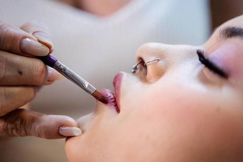 As melhores ideias e inspirações de fotos criativas do making of da debutante no salão Soul Hairs Beleza & Estética '