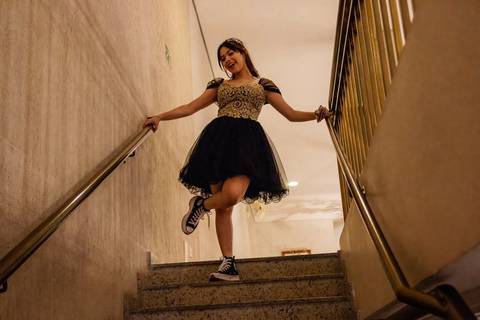 As melhores ideias e inspirações de fotos criativas da debutante no espaço Buffet Flores'