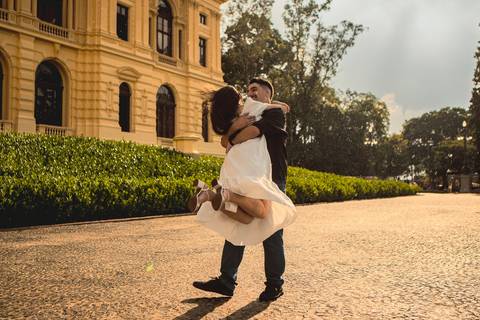 As melhores ideias e inspirações de fotos criativas para ensaio pré wedding no Museu do Ipiranga e Parque da Independência'