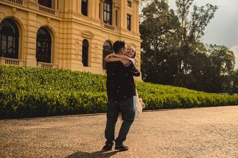 As melhores ideias e inspirações de fotos criativas para ensaio pré wedding no Museu do Ipiranga e Parque da Independência'
