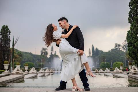 As melhores ideias e inspirações de fotos criativas para ensaio pré wedding no Museu do Ipiranga e Parque da Independência'