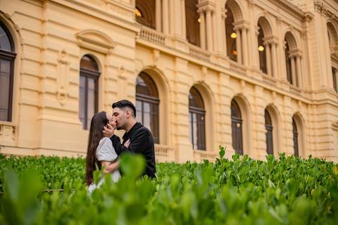 As melhores ideias e inspirações de fotos criativas para ensaio pré wedding no Museu do Ipiranga e Parque da Independência'