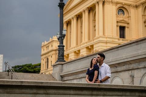 As melhores ideias e inspirações de fotos criativas para ensaio pré wedding no Museu do Ipiranga e Parque da Independência'