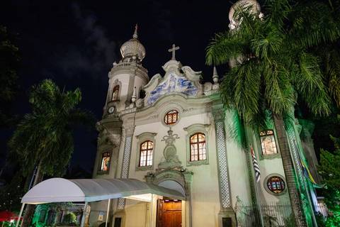 As melhores ideias e inspirações criativas de fotos de casamento na Paróquia Nossa Senhora do Brasil'