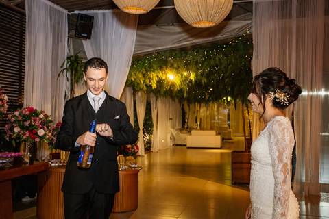 As melhores ideias e inspirações criativas de fotos de casamento dos noivos no Espaço Mariah'