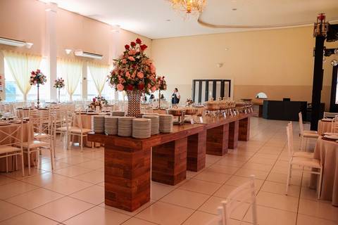 As melhores ideias e inspirações criativas de fotos de casamento no espaço Perinas Buffet'