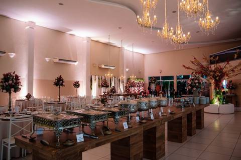 As melhores ideias e inspirações criativas de fotos de casamento no espaço Perinas Buffet'