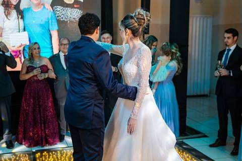 As melhores ideias e inspirações criativas de fotos de casamento no espaço Perinas Buffet'