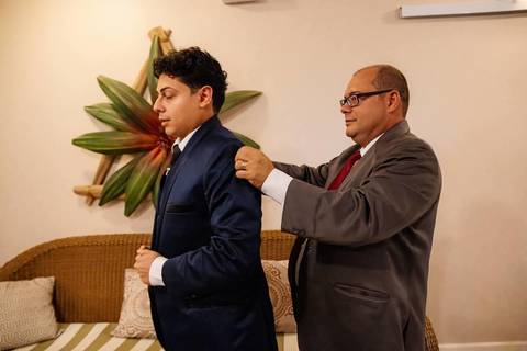 As melhores ideias e inspirações criativas de fotos de casamento do making of do Noivo no Salão do Gandini Hotel'