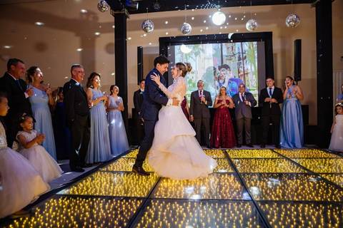 As melhores ideias e inspirações criativas de fotos de casamento no espaço Perinas Buffet'