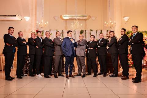 As melhores ideias e inspirações criativas de fotos de casamento no espaço Perinas Buffet'