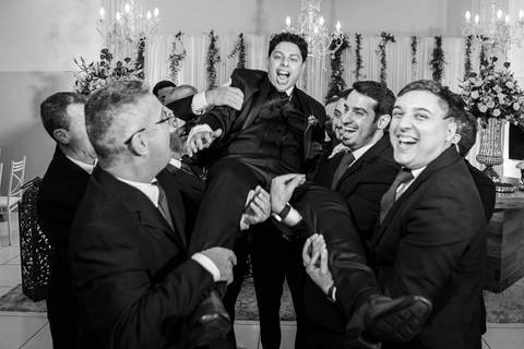 As melhores ideias e inspirações criativas de fotos de casamento no espaço Perinas Buffet'