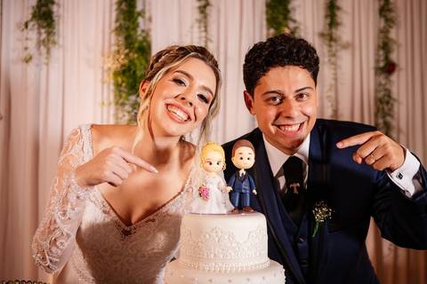 As melhores ideias e inspirações criativas de fotos de casamento no espaço Perinas Buffet'