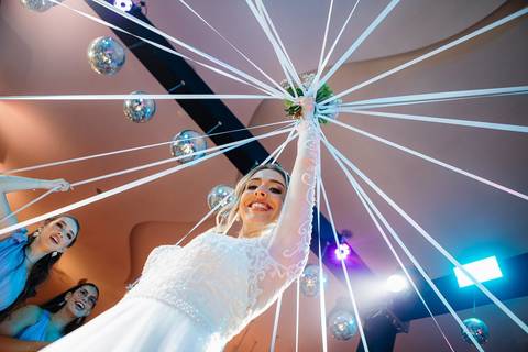 As melhores ideias e inspirações criativas de fotos de casamento no espaço Perinas Buffet'