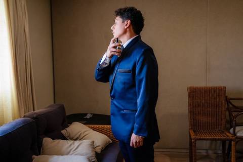 As melhores ideias e inspirações criativas de fotos de casamento do making of do Noivo no Salão do Gandini HotelAs melhores ideias e inspirações criativas de fotos de casamento do making of do Noivo no Salão do Gandini HotelAs melhores ideias e inspiraçõe'