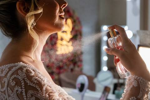 As melhores ideias e inspirações criativas de fotos de casamento do making of da noiva no salão Jéssica Mantovani Beauty Studio'