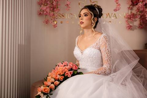 As melhores ideias e inspirações criativas de fotos de casamento do making of da noiva no salão Jéssica Mantovani Beauty Studio'