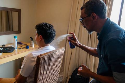 As melhores ideias e inspirações criativas de fotos de casamento do making of do Noivo no Salão do Gandini Hotel'