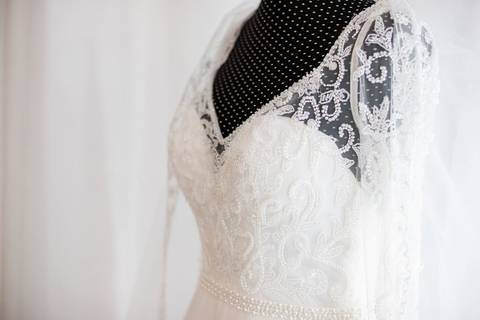 As melhores ideias e inspirações criativas de fotos de casamento do making of da noiva no salão Jéssica Mantovani Beauty Studio'